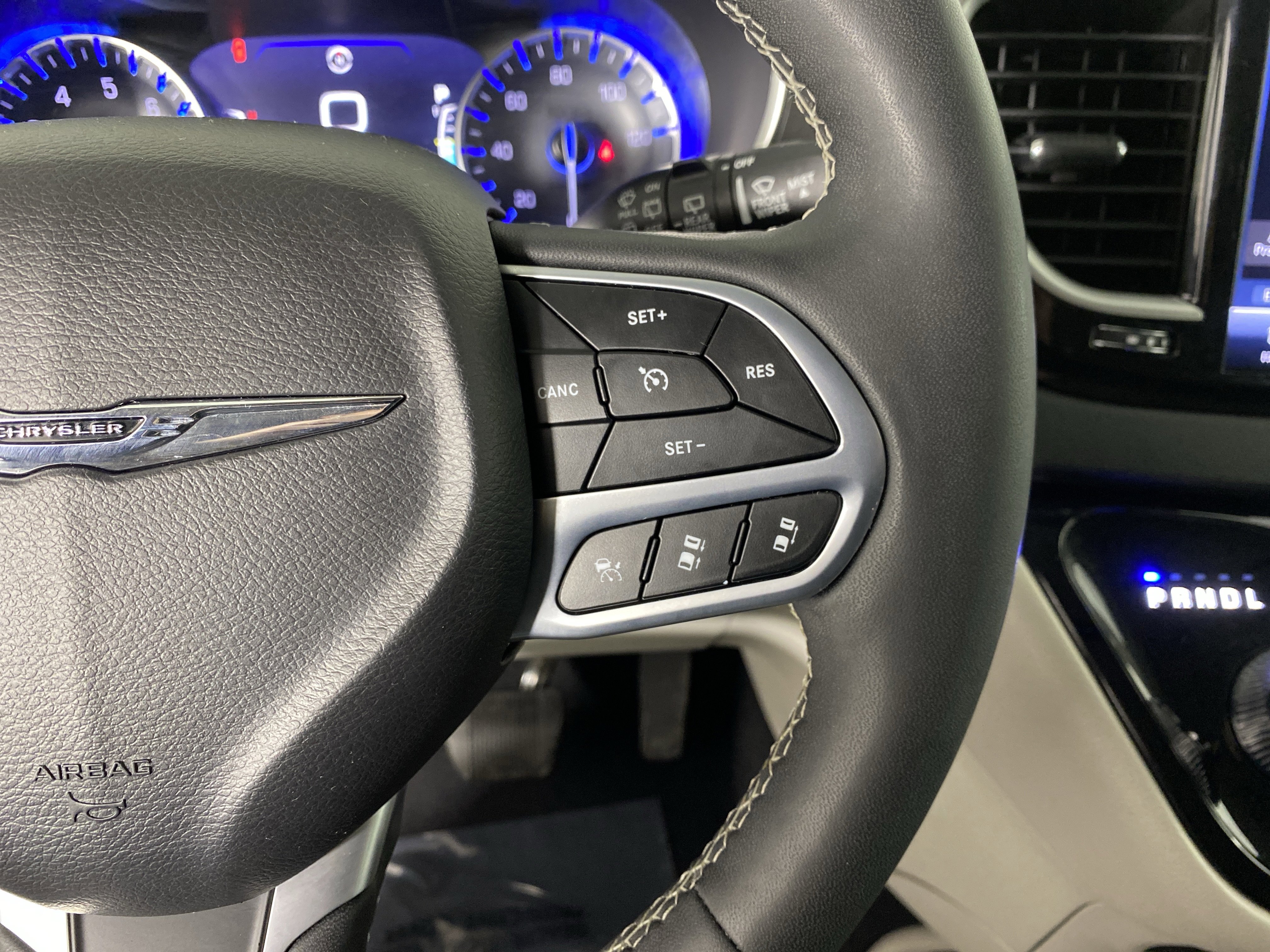 Used 2024 Chrysler Pacifica Touring-L image 23