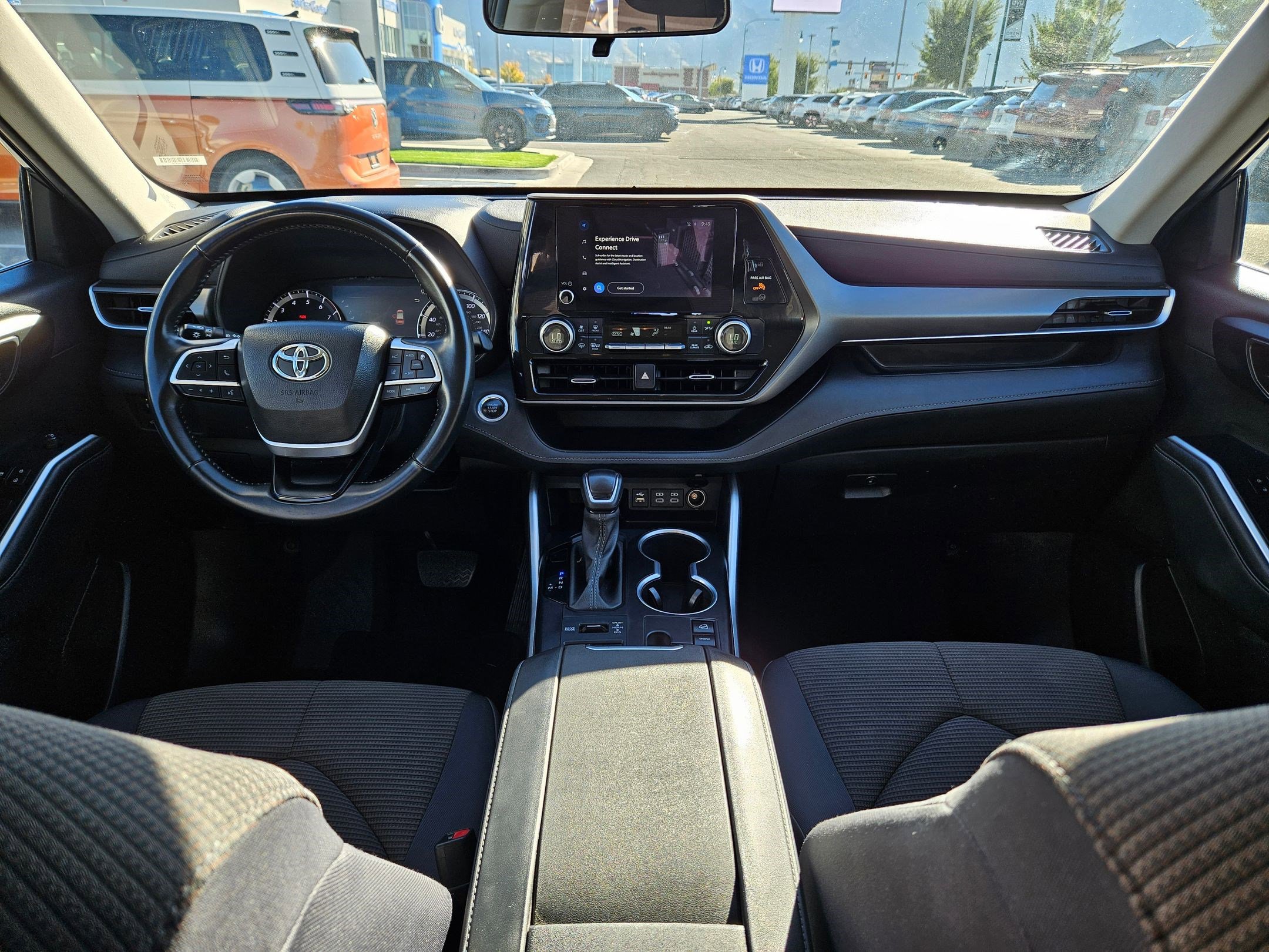 Used 2024 Toyota Highlander LE image 32