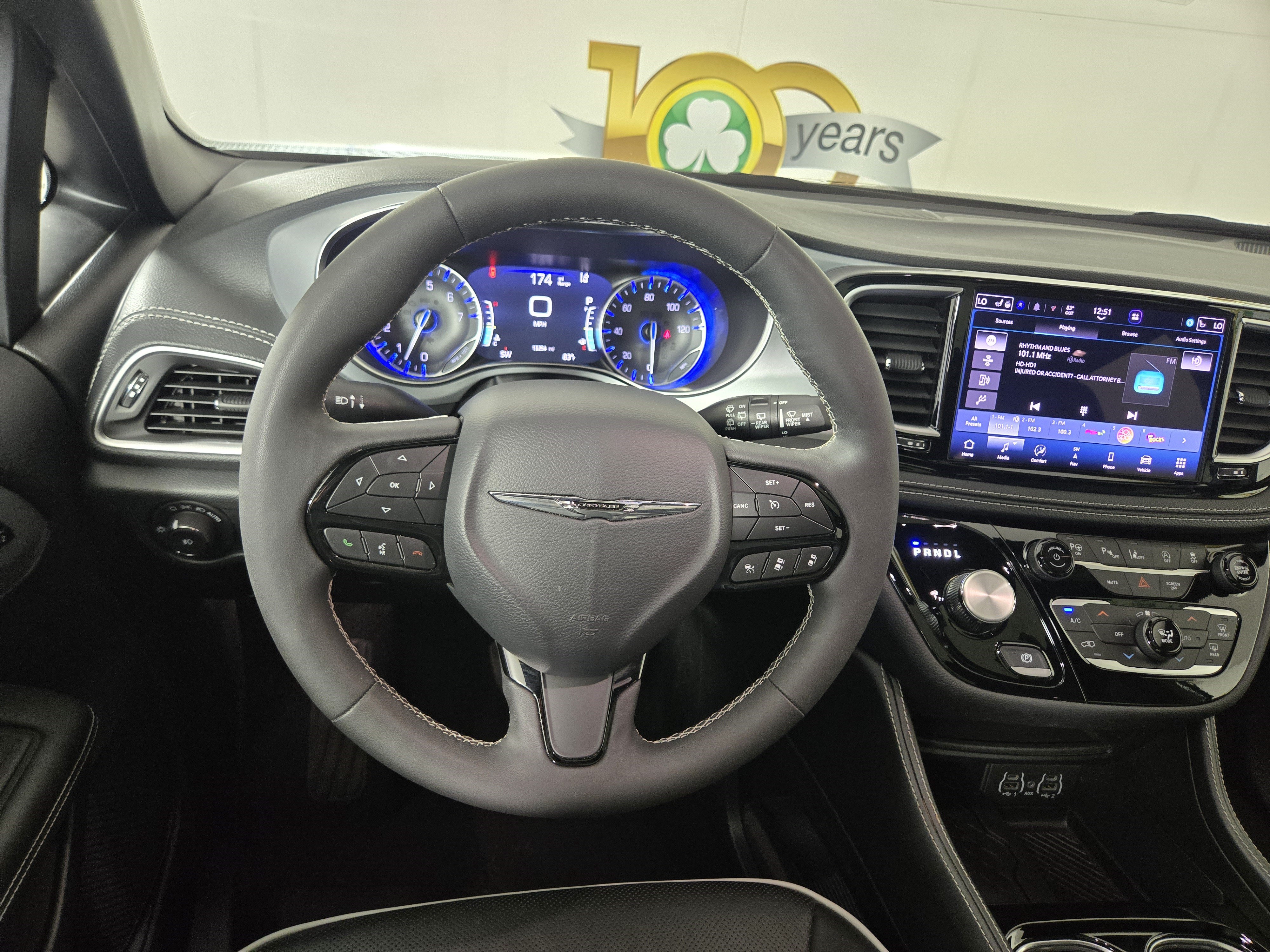 Used 2025 Chrysler Pacifica Limited FWD image 16