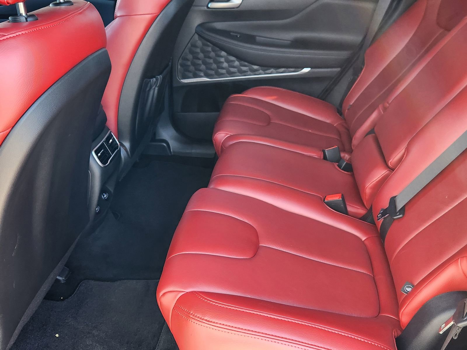 Used 2023 Hyundai Santa Fe SEL w/ Premium Package image 8