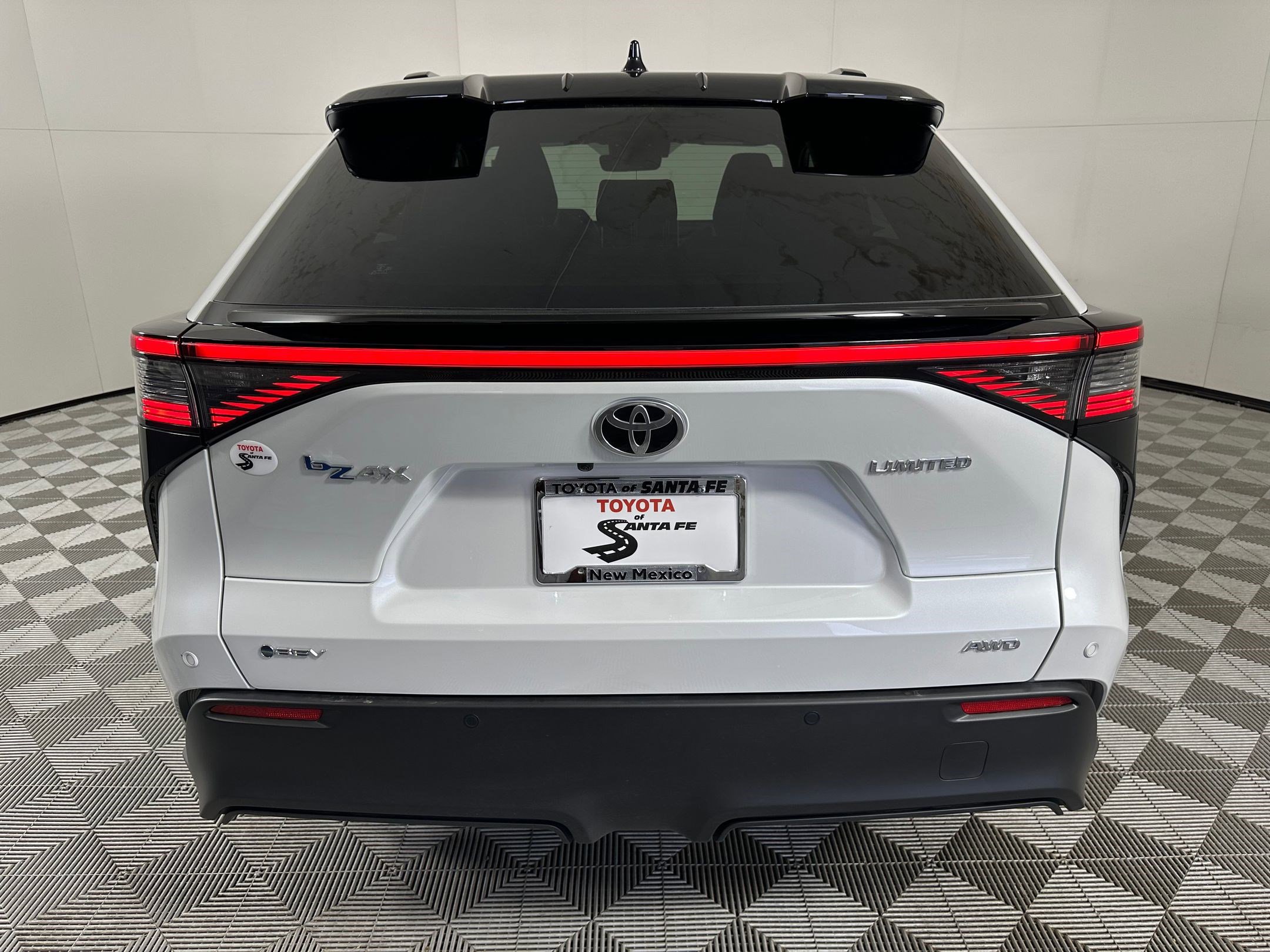 Used 2025 Toyota bZ4X AWD image 9
