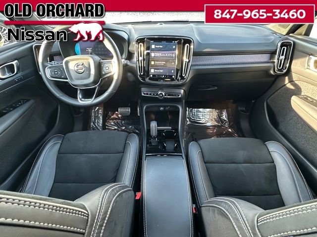 Used 2022 Volvo XC40 P8 Recharge Plus image 15