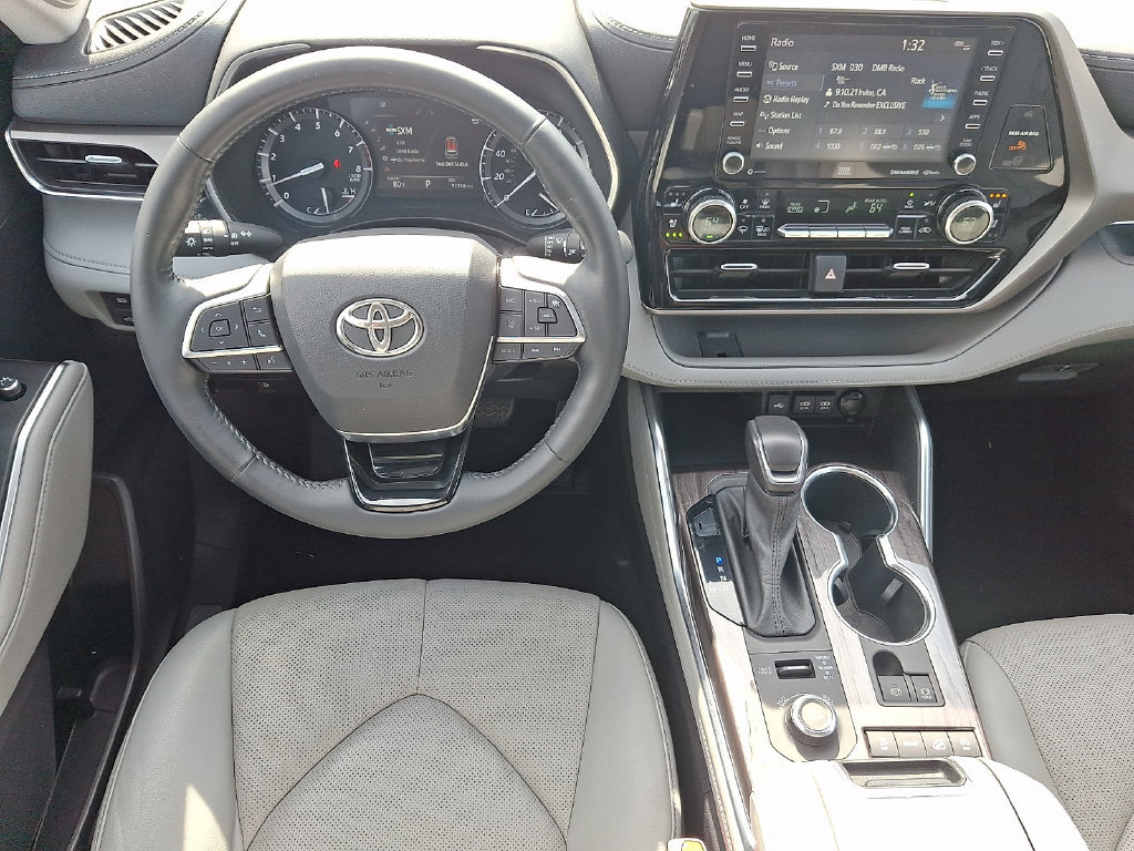 Used 2021 Toyota Highlander Limited AWD/4WD image 11
