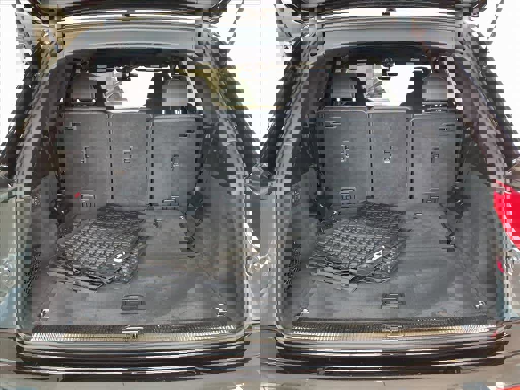 Used 2023 Audi SQ7 Premium Plus w/ Executive Package image 19