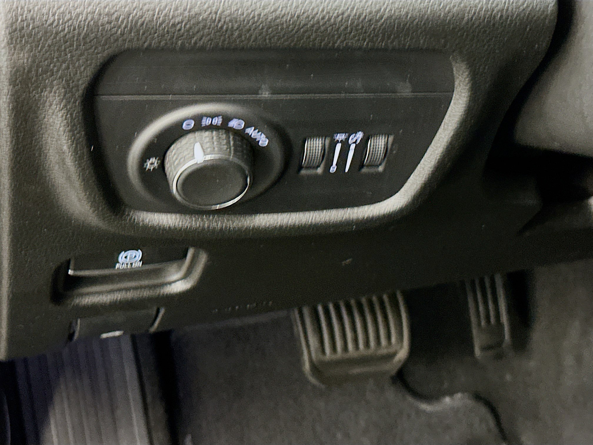 Used 2023 Jeep Grand Cherokee L Laredo AWD/4WD image 17