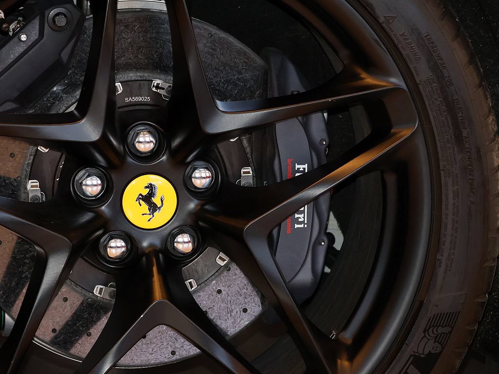 Used 2021 Ferrari Roma RWD image 35