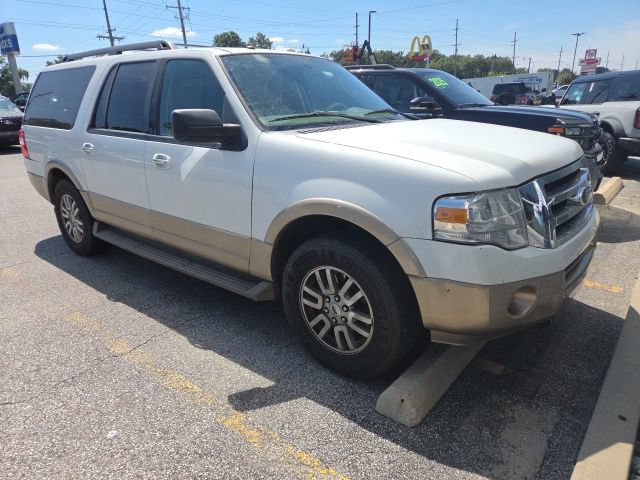 Used 2014 Ford Expedition EL XLT w/ Equipment Group 202A AWD/4WD image 2