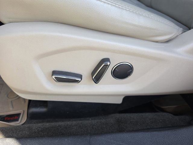 Used 2018 Ford Explorer XLT w/ Equipment Group 202A FWD image 32
