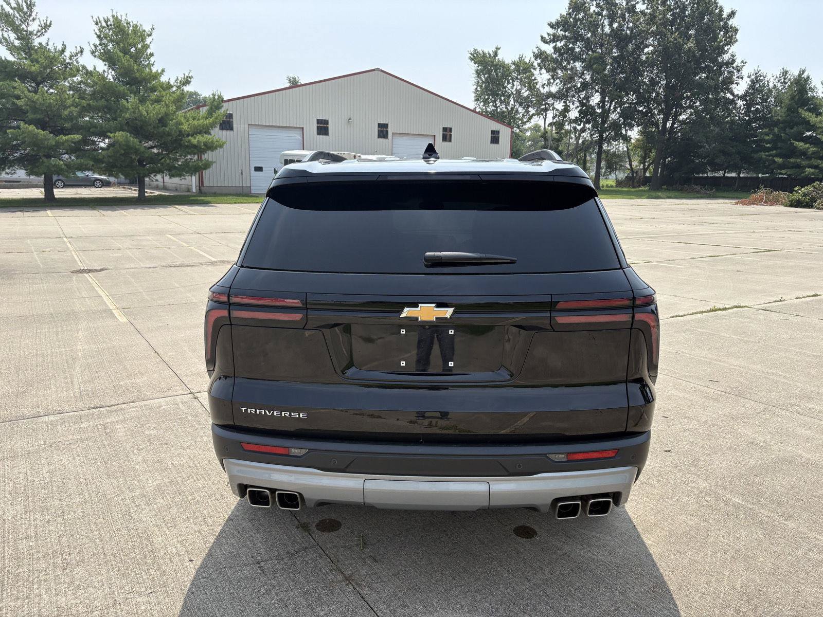 Used 2025 Chevrolet Traverse LT FWD image 25