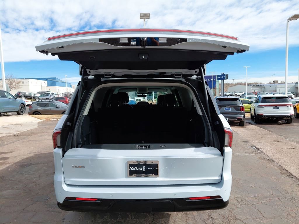 New 2026 Lincoln Navigator L Premier image 23