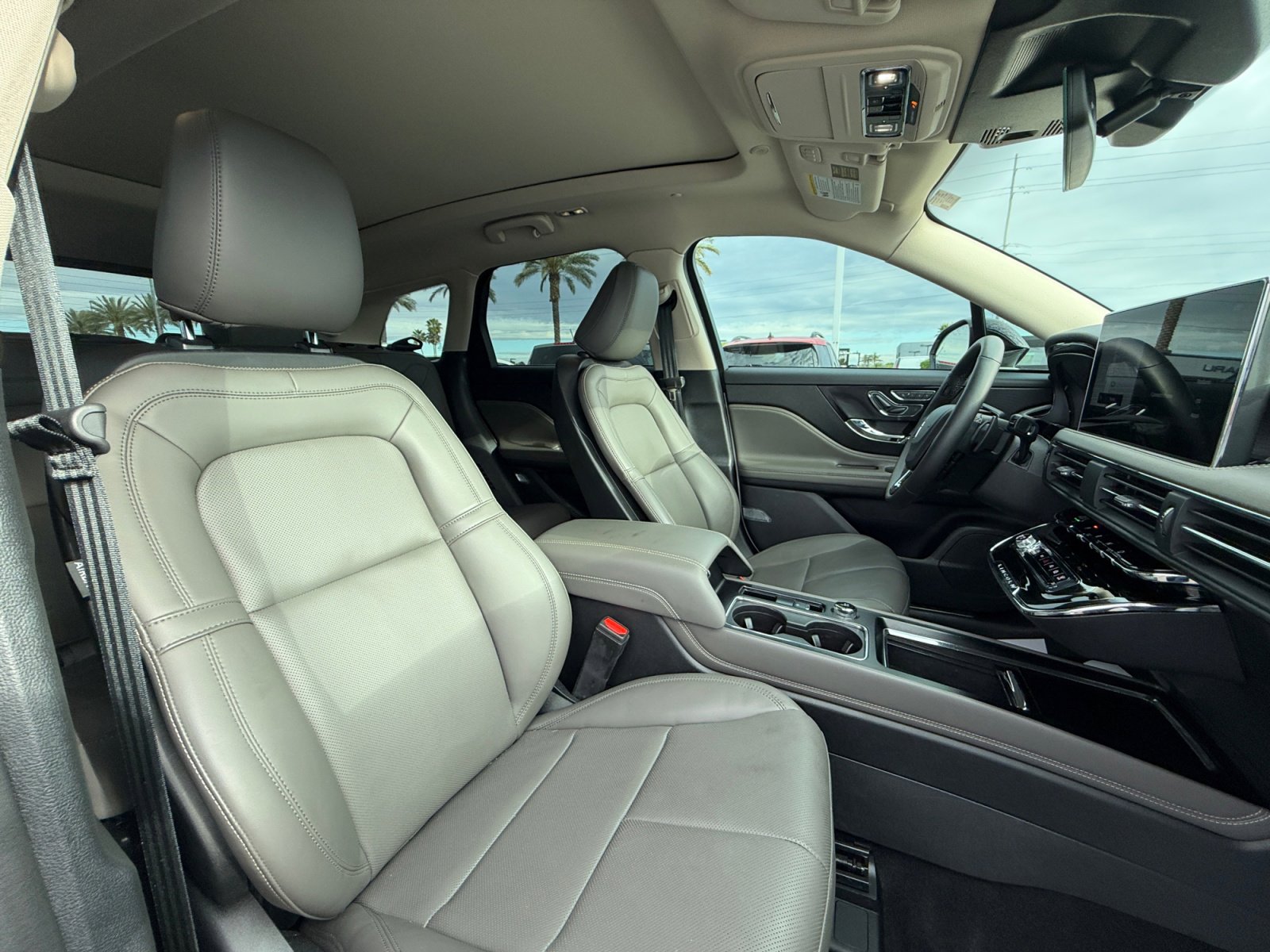 Used 2024 Lincoln Corsair FWD w/ Equipment Group 101A image 19