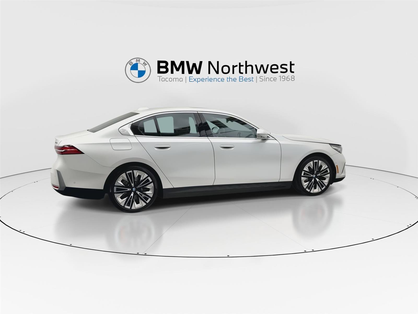 Used 2026 BMW i5 eDrive40 RWD image 4
