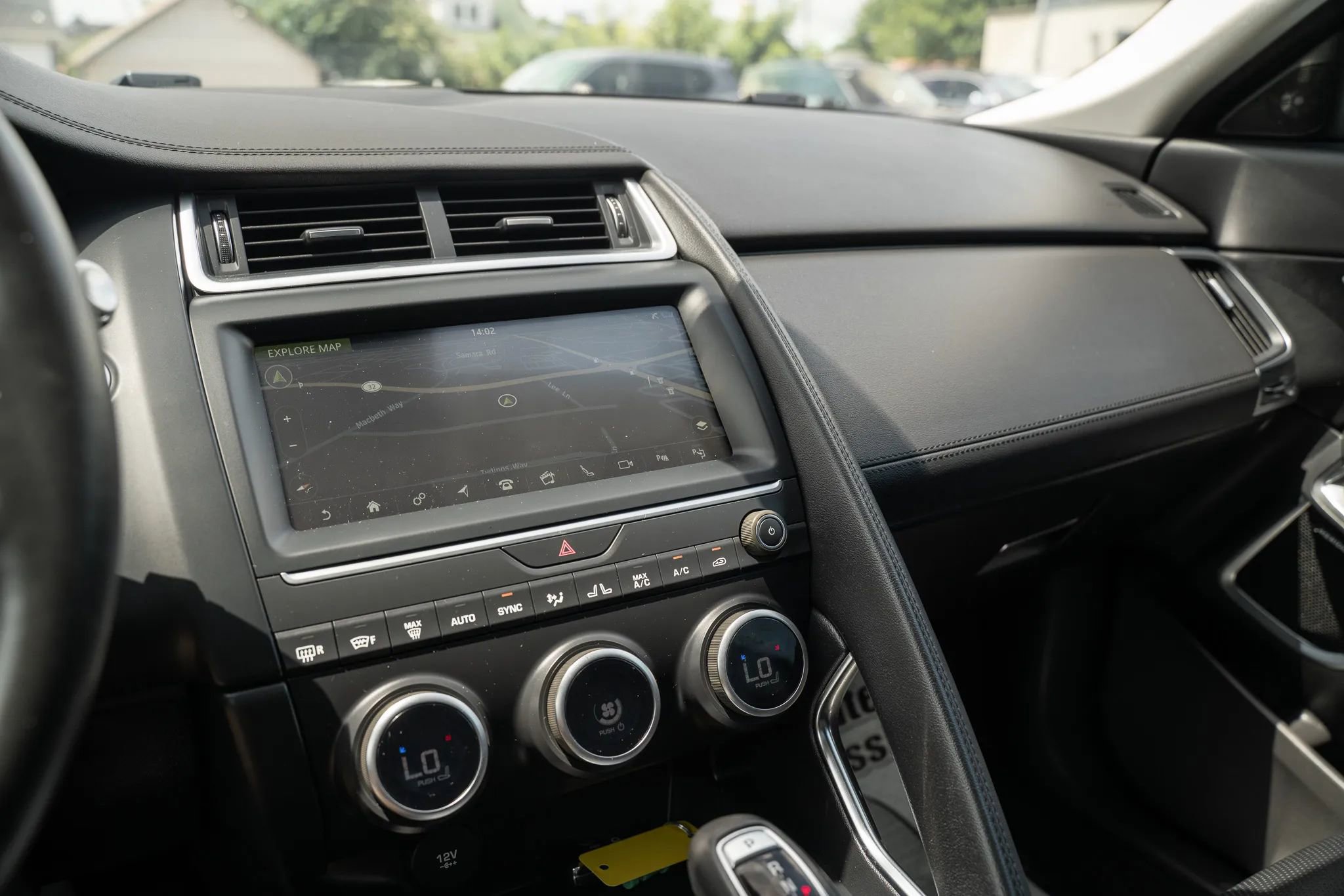 Used 2020 Jaguar E-PACE SE image 27