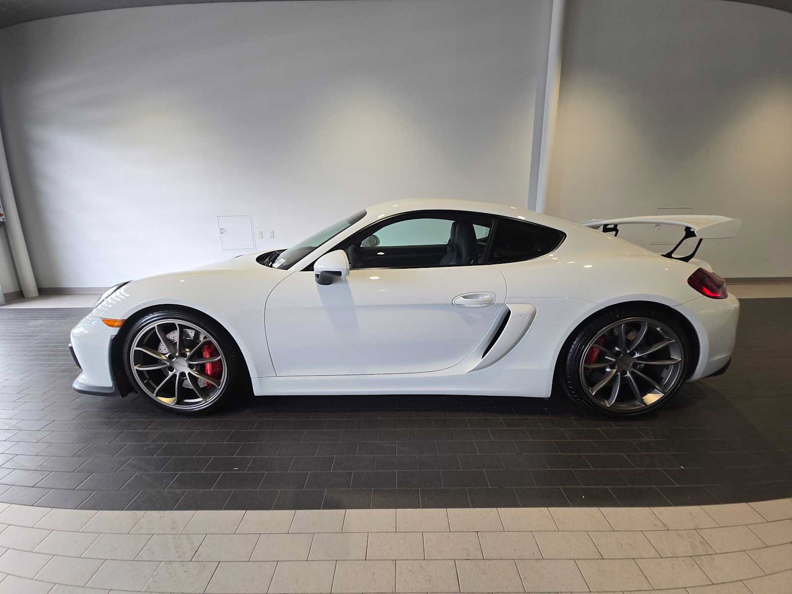 Used 2016 Porsche Cayman GT4 RWD image 2