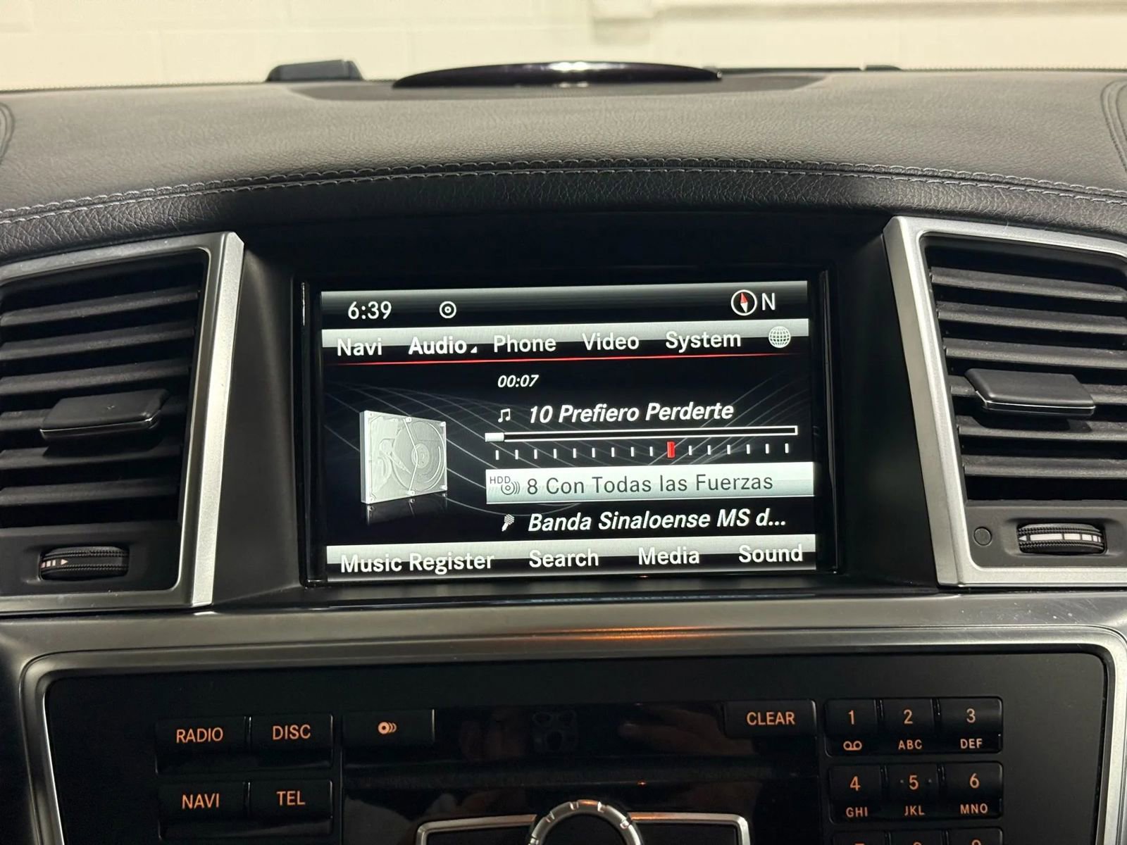 Used 2014 Mercedes-Benz GL 450 4MATIC image 32