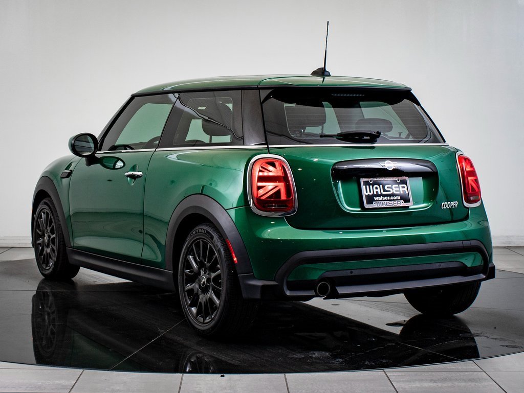 Used 2023 MINI Cooper 2-Door Hardtop image 11