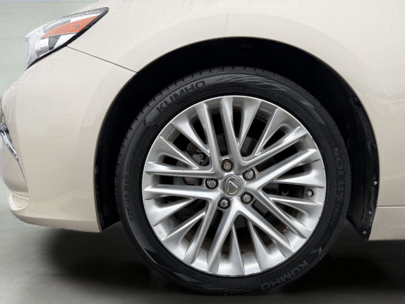 Used 2016 Lexus ES 350 w/ Luxury Package w/Wood Trim image 8