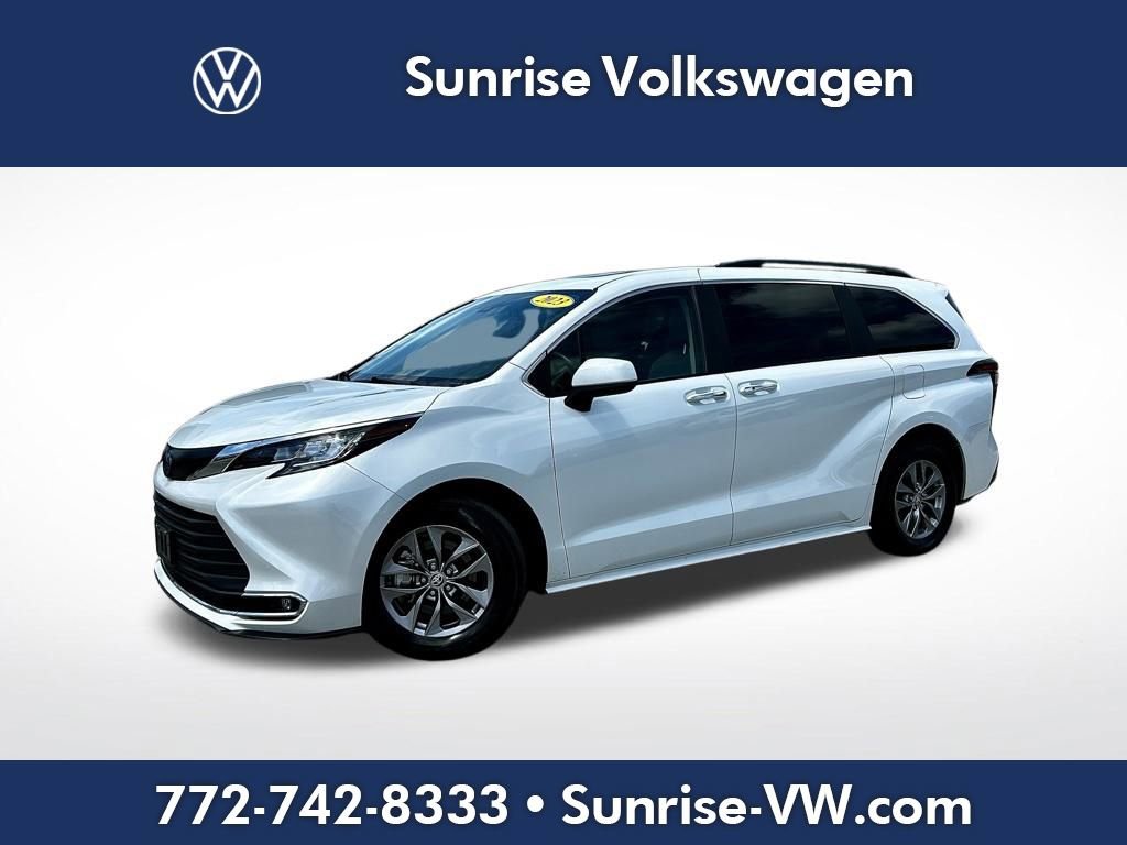 Used 2023 Toyota Sienna XLE