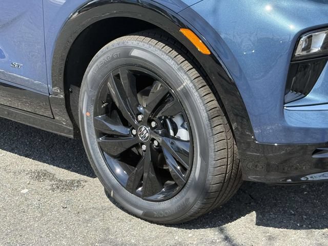 New 2026 Buick Encore GX Sport Touring w/ Advanced Technology Package FWD image 7