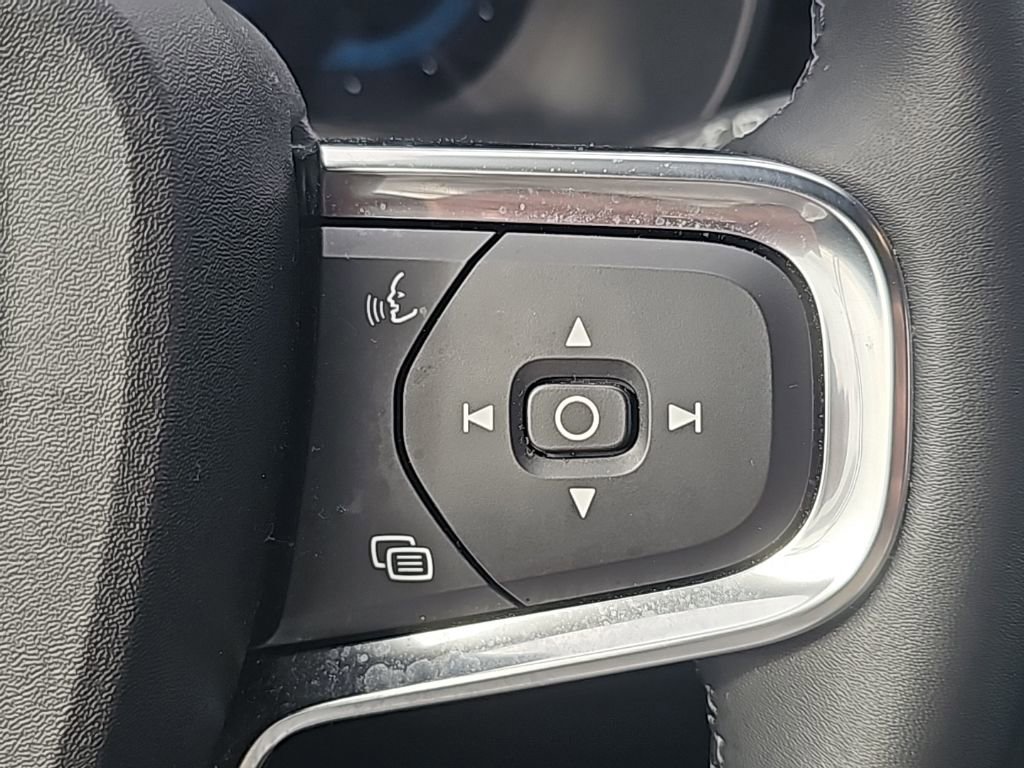 Used 2023 Volvo XC40 Recharge Core w/ Protection Package Premier image 10