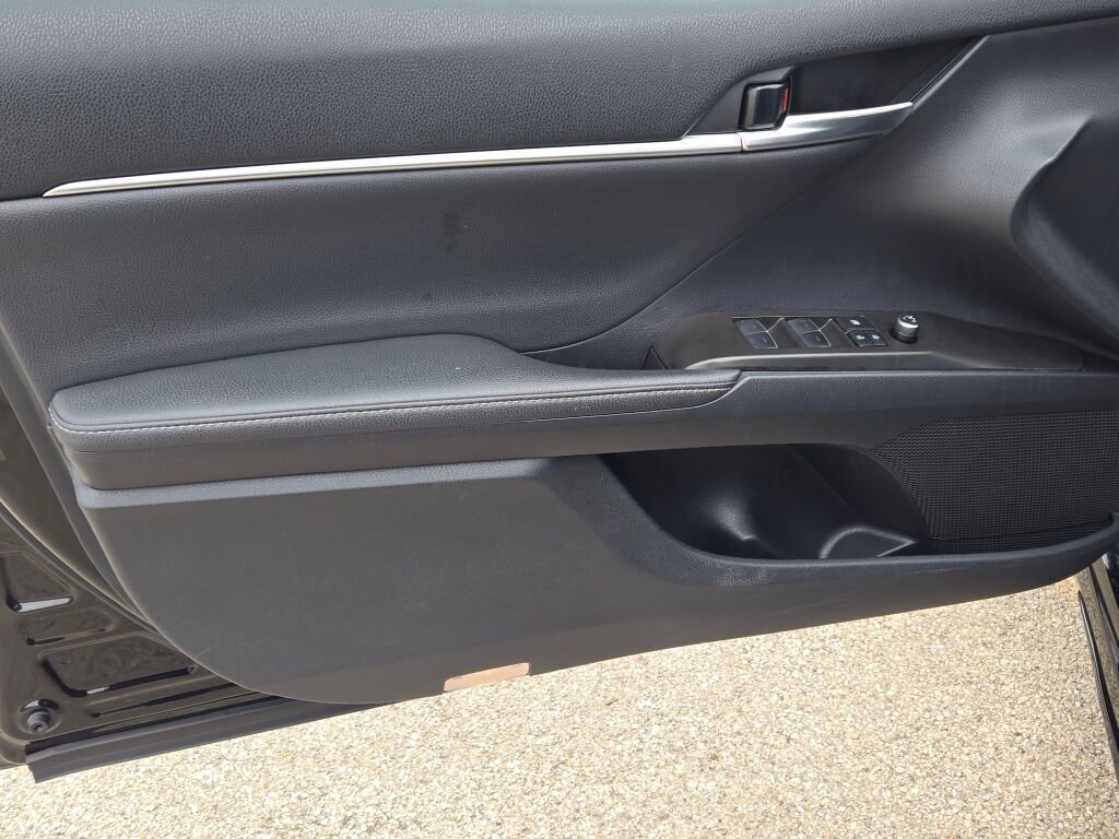 Used 2023 Toyota Camry XSE image 17