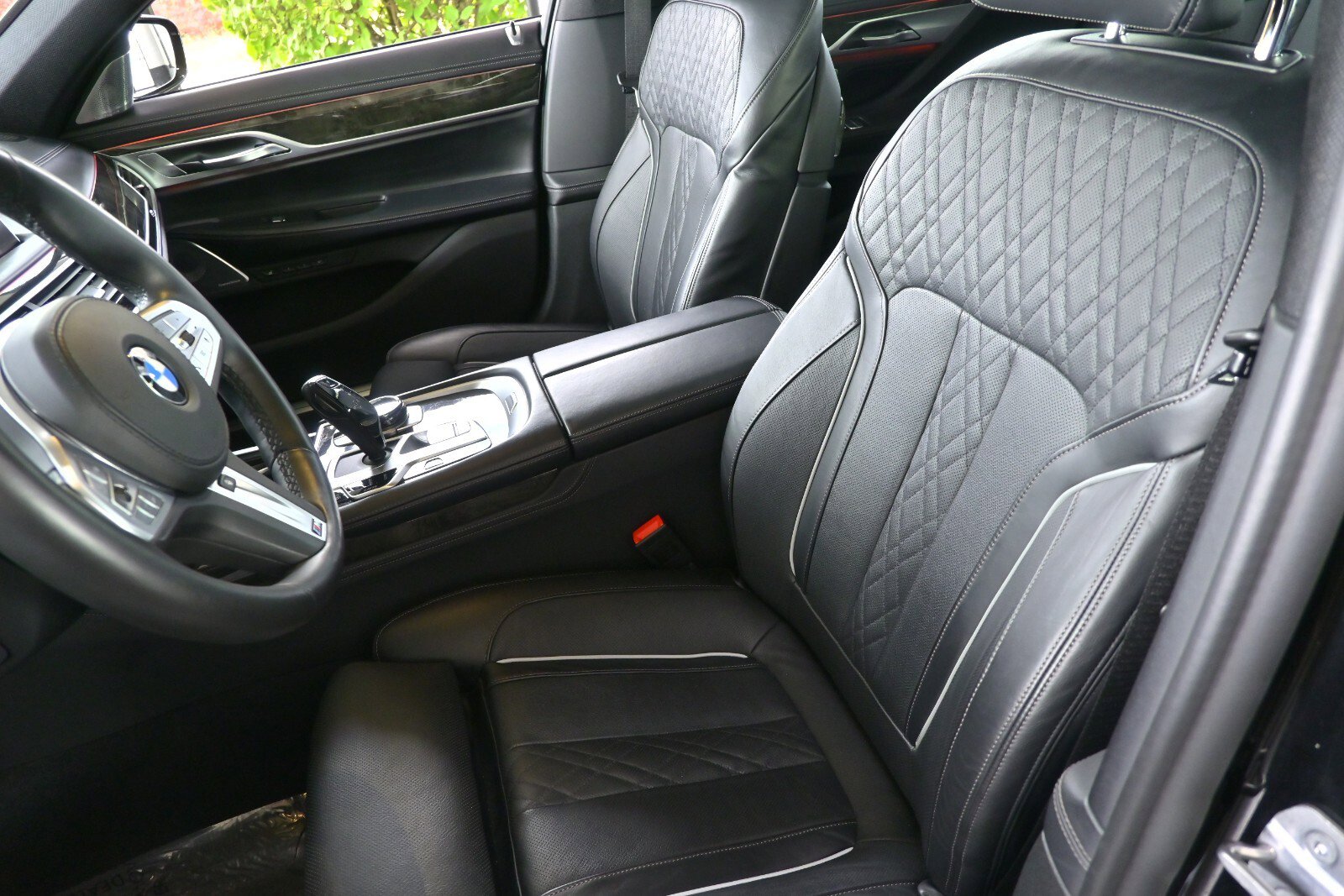 Used 2022 BMW 750i xDrive w/ Executive Package image 10