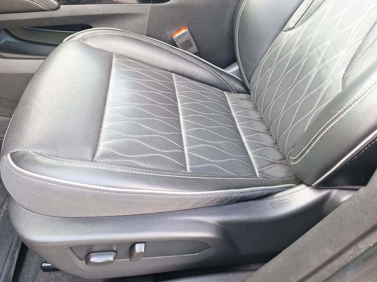 Used 2022 Buick Envision Avenir w/ Safety Package image 17