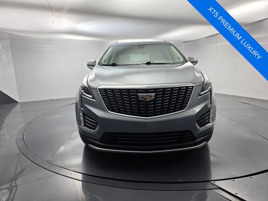 Used 2023 Cadillac XT5 Premium Luxury FWD image 2