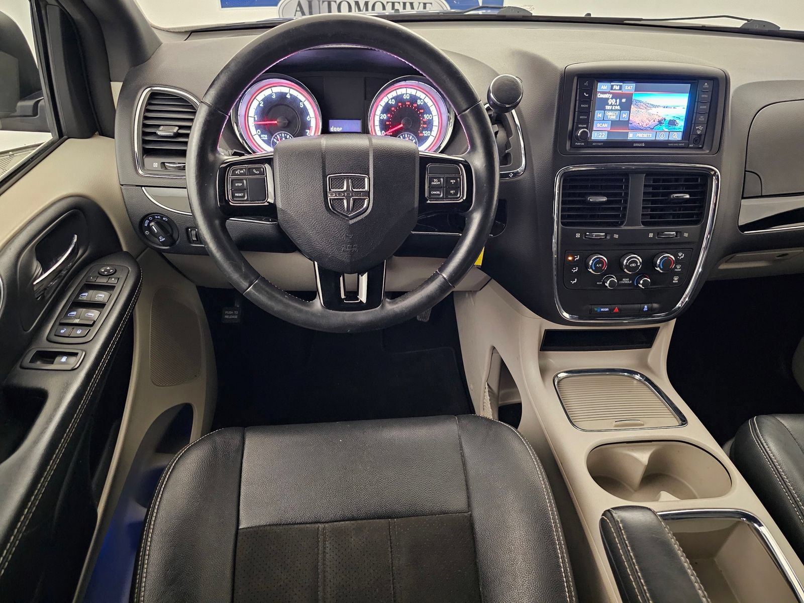 Used 2019 Dodge Grand Caravan SXT FWD image 7