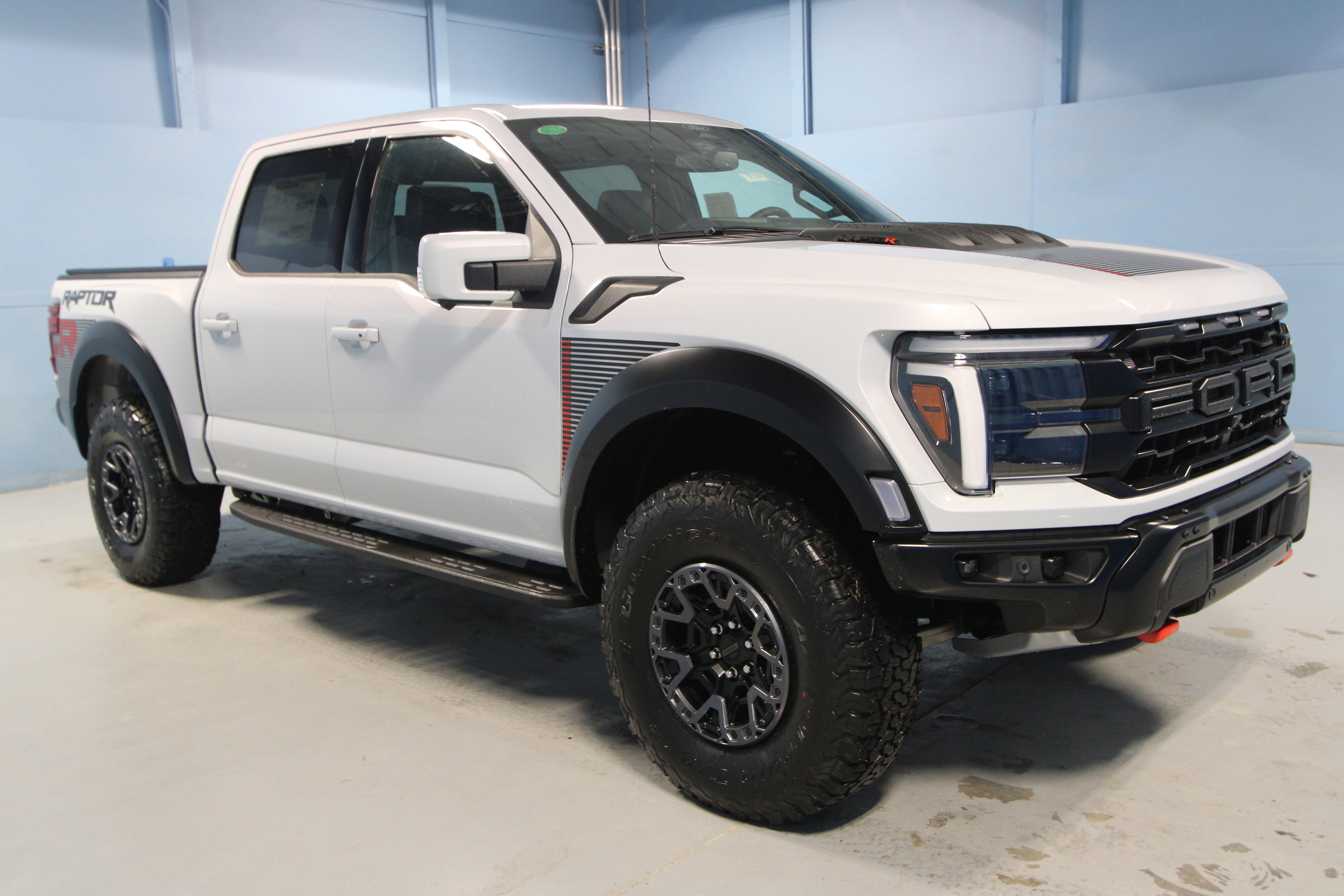 New 2025 Ford F150 Raptor w/ Equipment Group 803A Raptor R