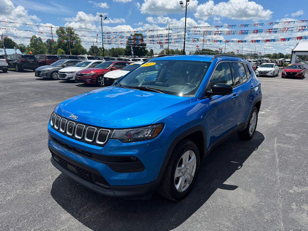 Used 2022 Jeep Compass Latitude w/ Convenience Group AWD/4WD image 9