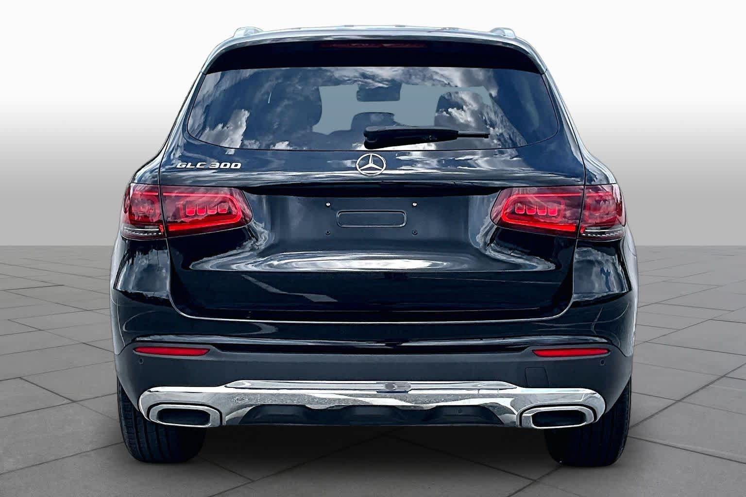 Certified 2022 Mercedes-Benz GLC 300 w/ Premium Package Lite image 5