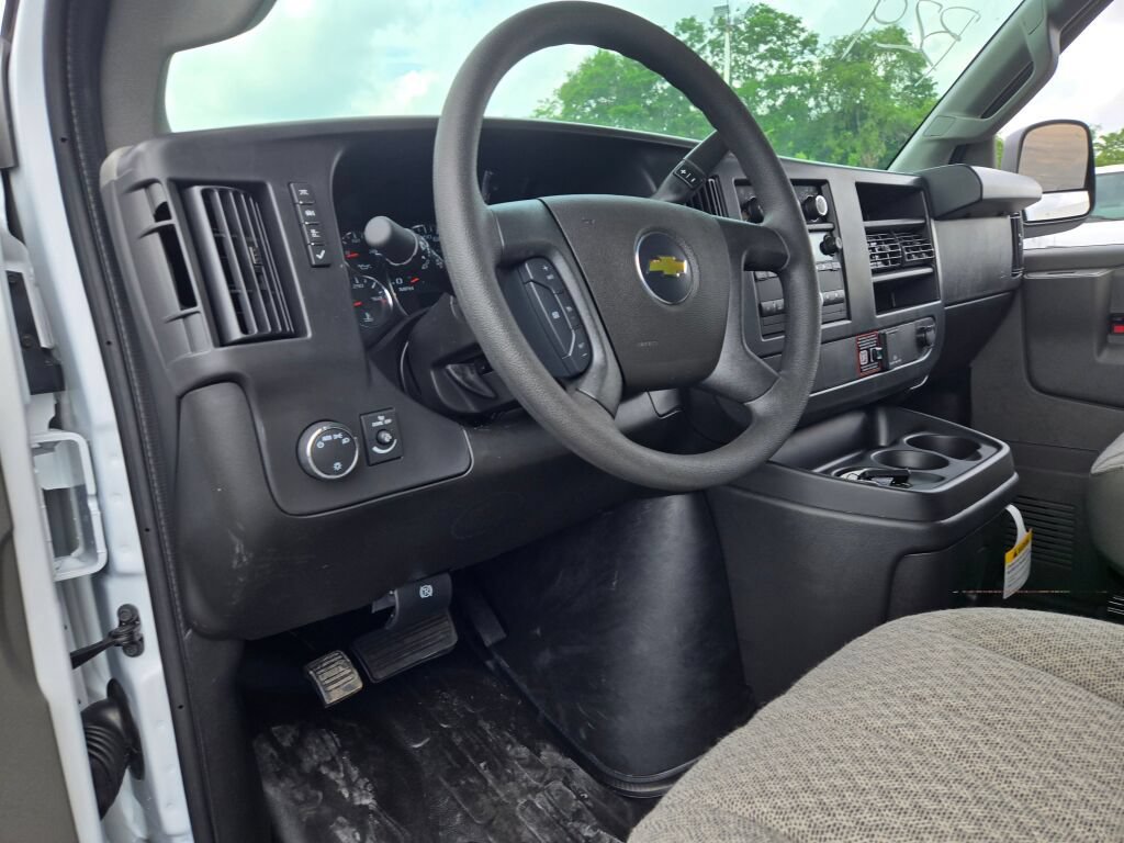 New 2026 Chevrolet Express 2500 w/ Driver Convenience Package RWD image 18