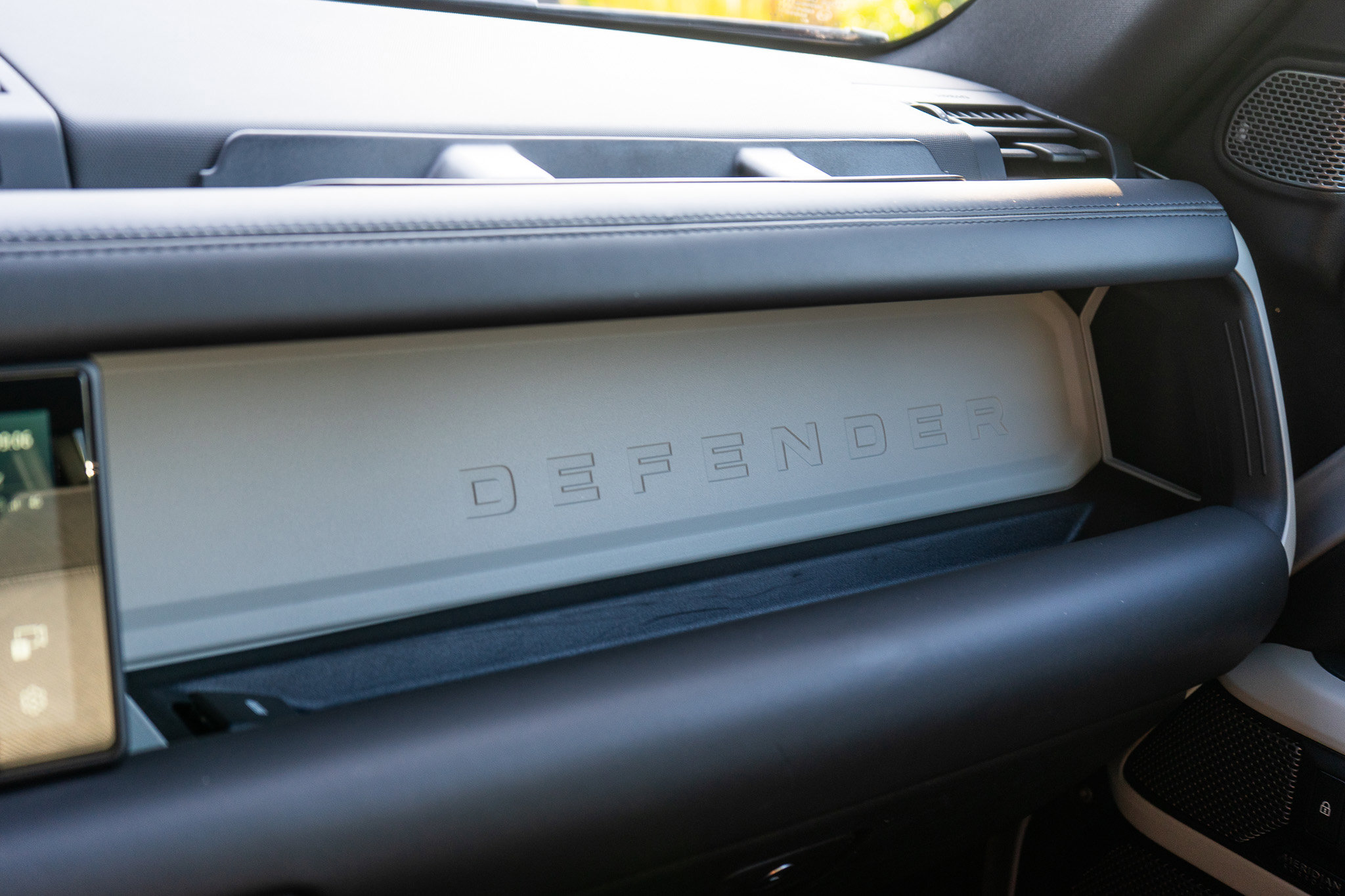 Used 2021 Land Rover Defender 110 X-Dynamic HSE image 37