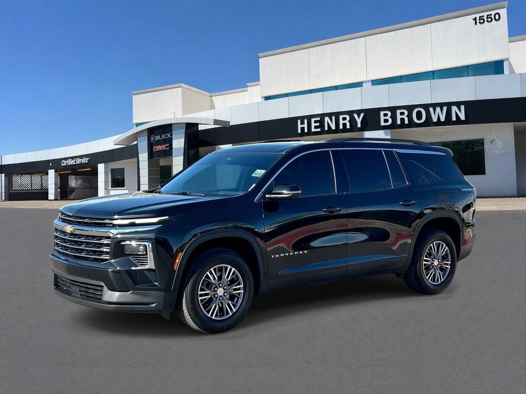 Used 2025 Chevrolet Traverse LT