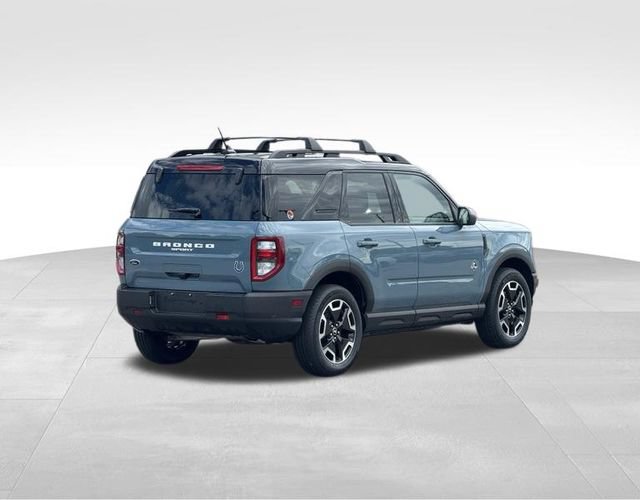 Used 2022 Ford Bronco Sport Outer Banks w/ Tech Package AWD/4WD image 4