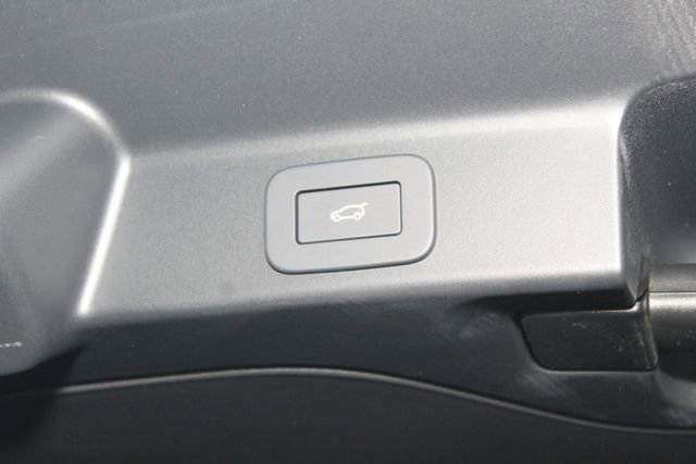 New 2026 Jaguar F-PACE R-Dynamic S image 13