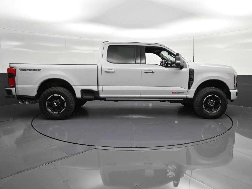 Used 2025 Ford F250 Platinum w/ Tremor Off-Road Package AWD/4WD image 4