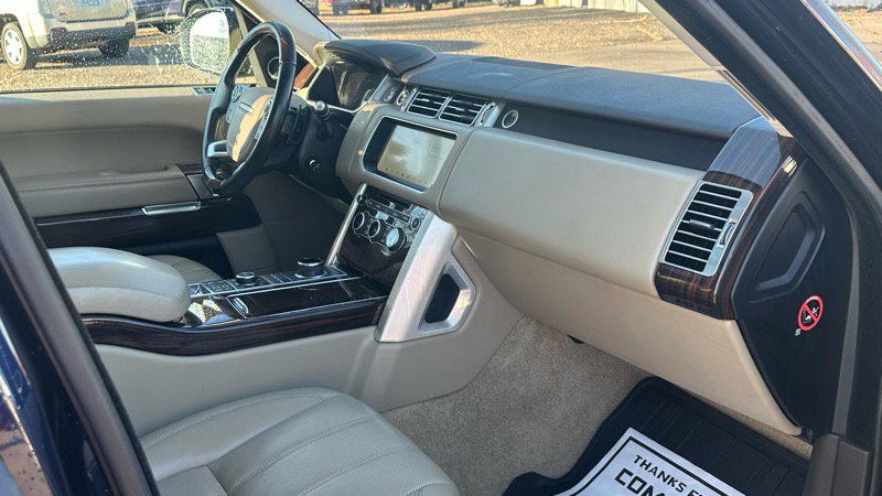 Used 2017 Land Rover Range Rover HSE image 19