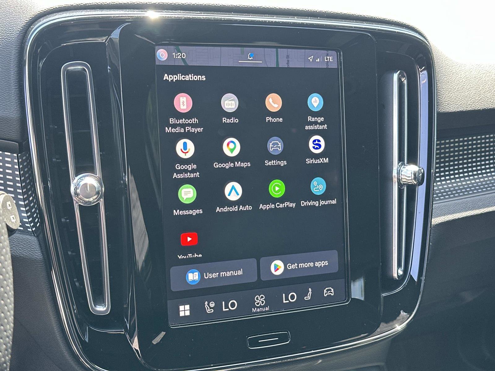 Certified 2021 Volvo XC40 P8 Recharge w/ Advanced Package image 11