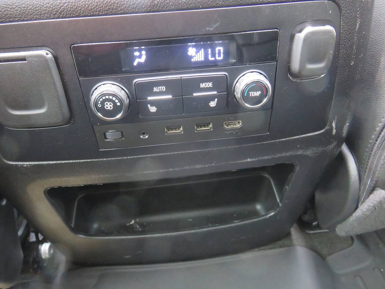 Used 2018 Chevrolet Tahoe Premier AWD/4WD image 22