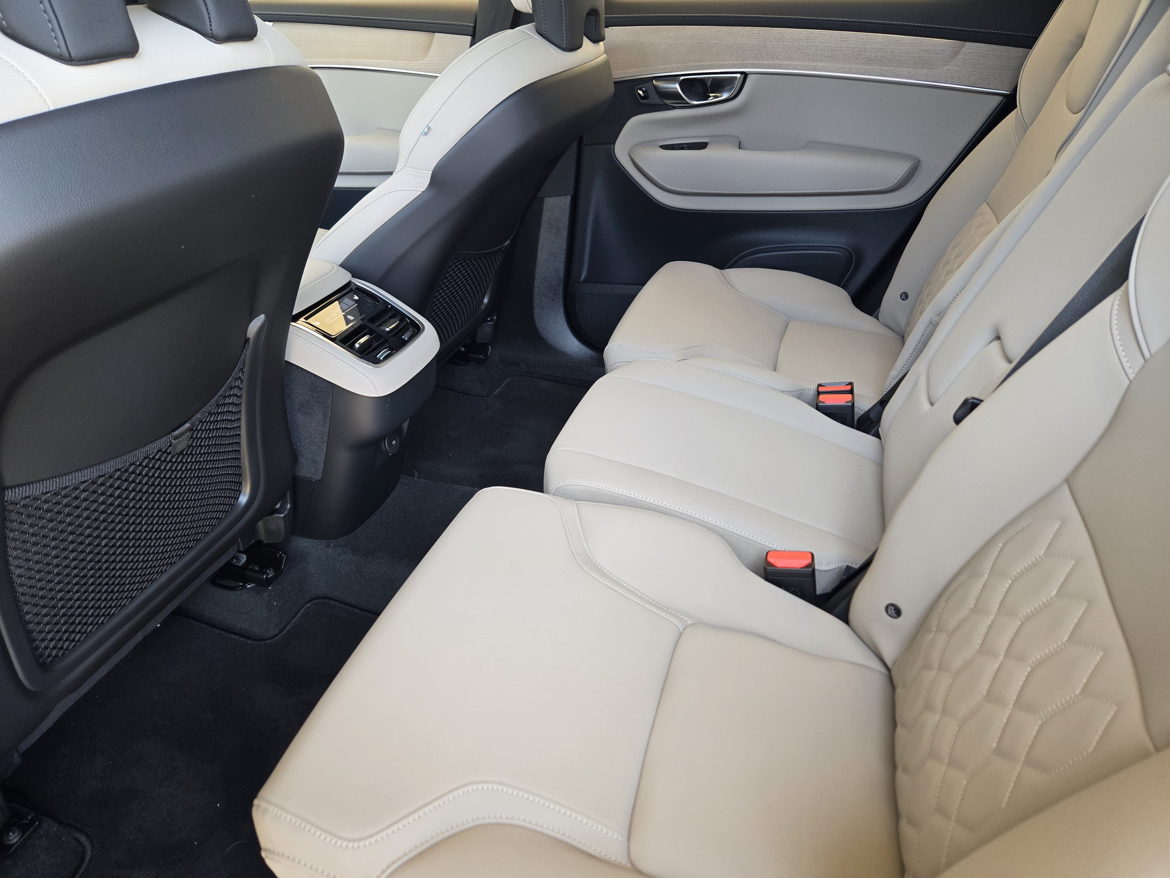 New 2026 Volvo XC90 B5 Core AWD/4WD image 25
