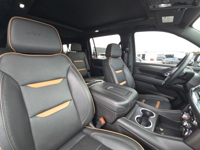 Used 2023 GMC Yukon XL AT4 w/ Technology Package AWD/4WD image 23