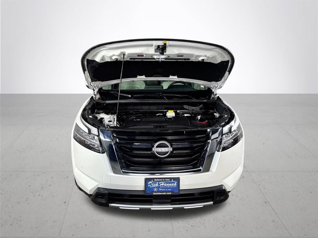 Used 2023 Nissan Pathfinder SL AWD/4WD image 22