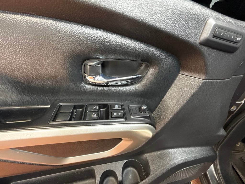 Used 2019 Nissan Titan PRO-4X w/ Pro-4x Convenience Package AWD/4WD image 20