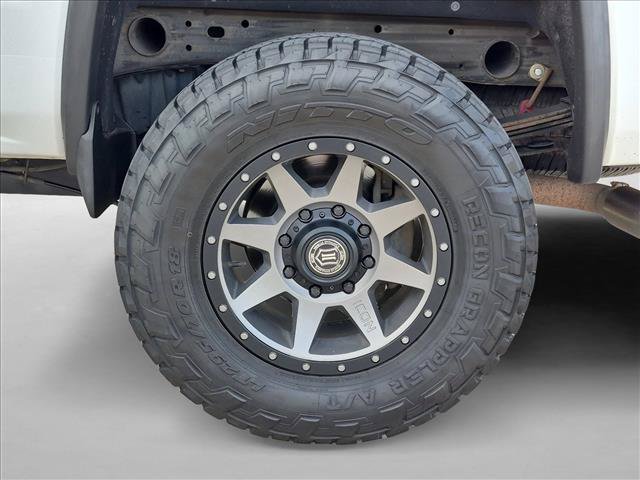 Used 2015 GMC Sierra 2500 SLT w/ Suspension Package, Off-Road AWD/4WD image 23