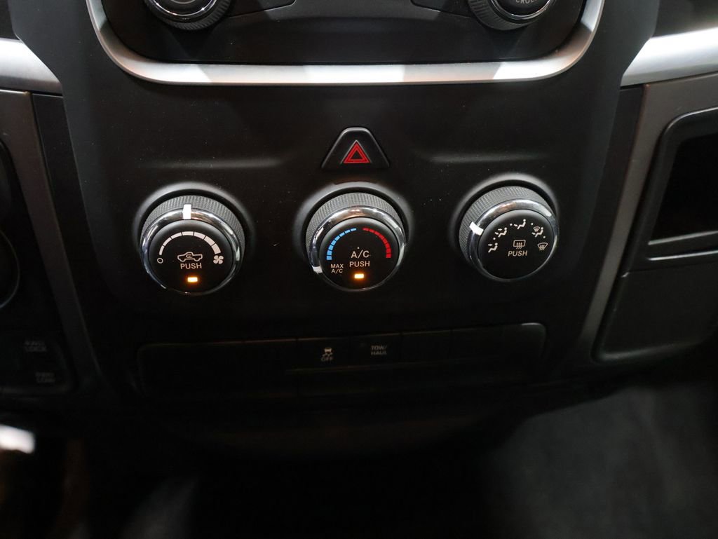 Used 2023 RAM 1500 Classic SLT AWD/4WD image 28
