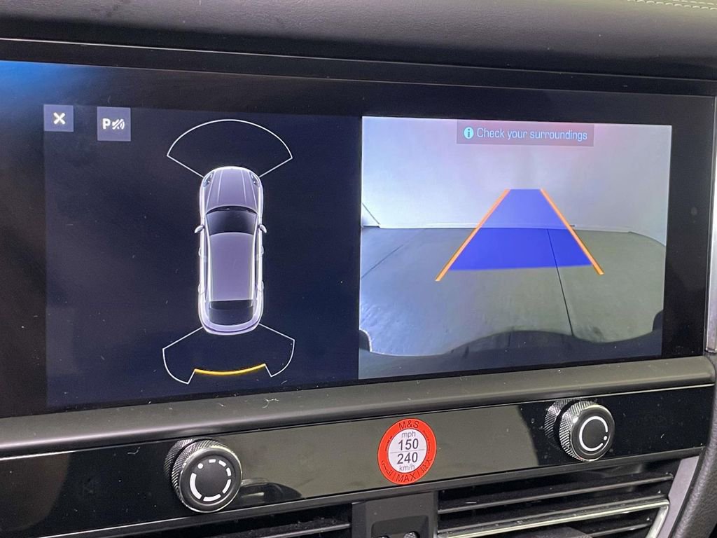 Certified 2023 Porsche Macan image 31