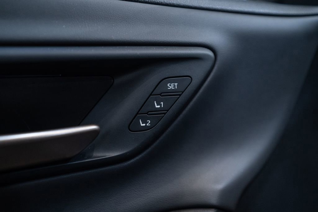 Certified 2024 Toyota Crown Limited image 21