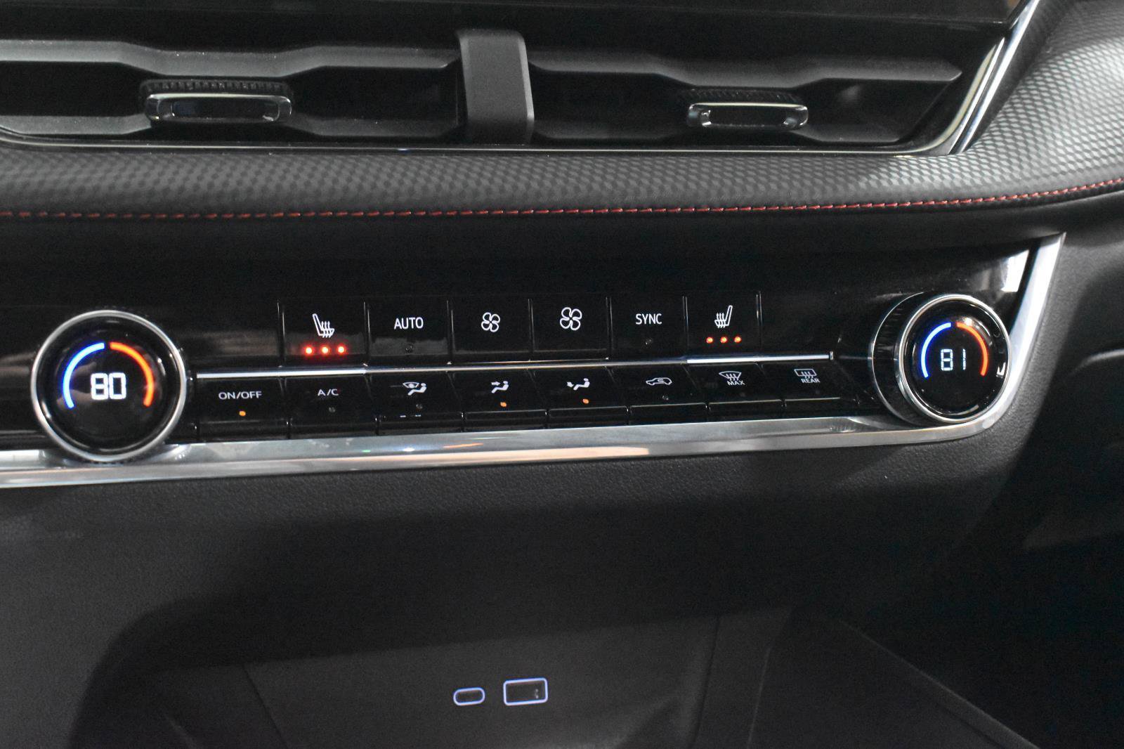 Used 2025 Chevrolet Equinox RS w/ Safety and Technology Package image 19